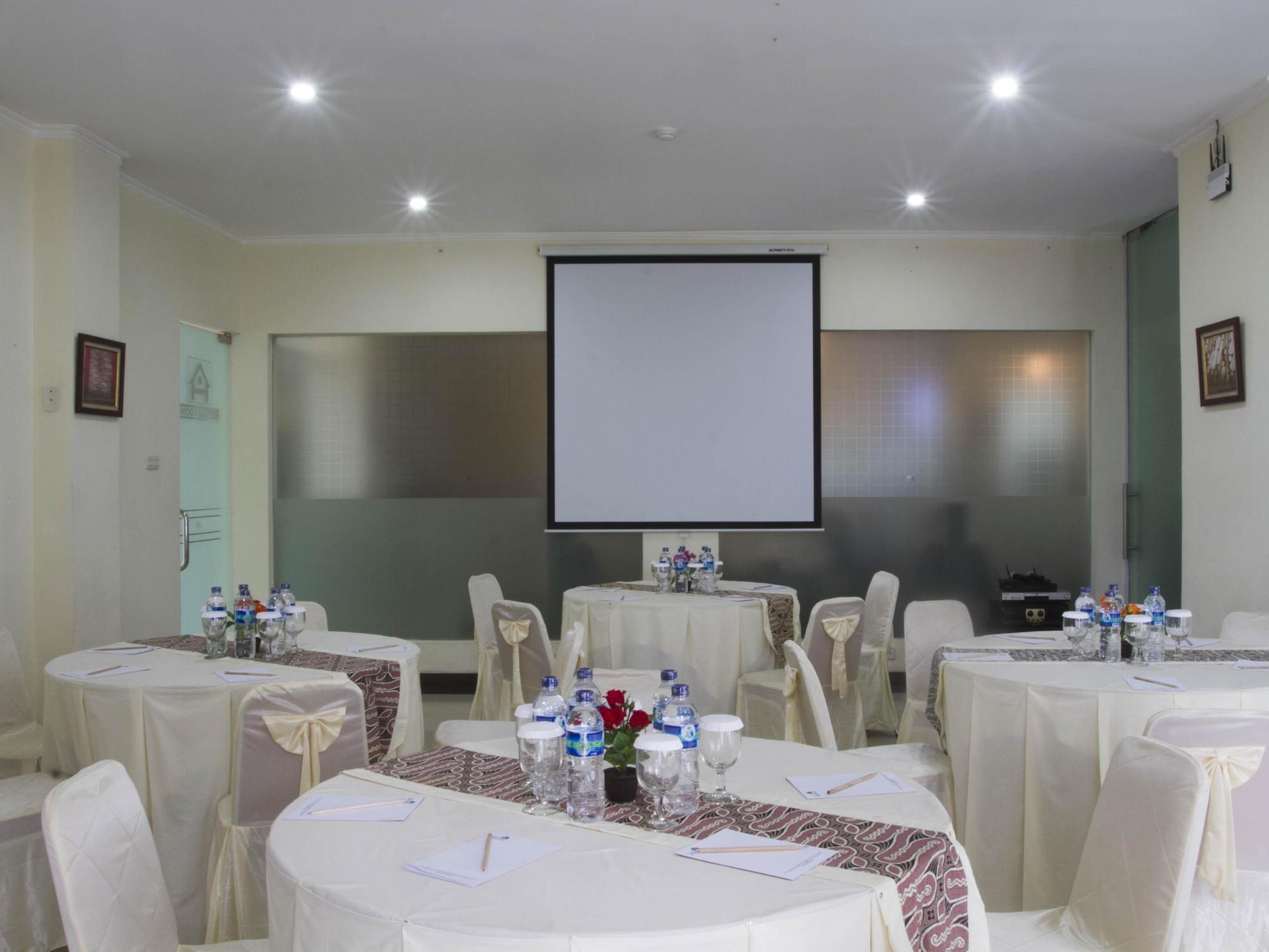 House Of Arsonia Tulip Otel Cakarta Dış mekan fotoğraf